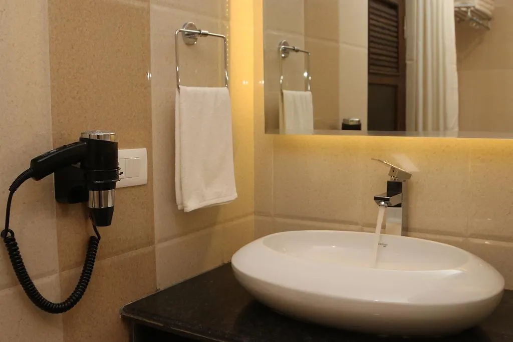 Hotel Harmika Kathmandu 4*,